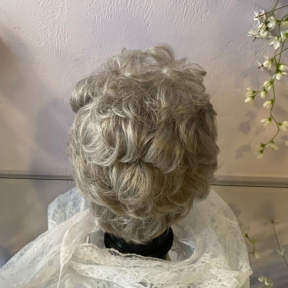 Paula Young Women’s Wig - Picture 3 of 4